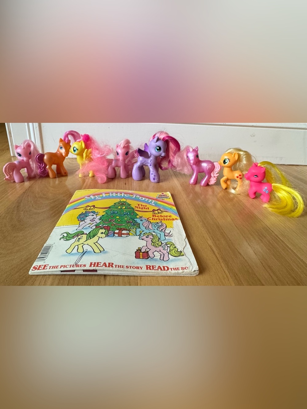 My Little Pony MLP 7 Figure Lot Applejack + Fakie Vintage Christmas Book